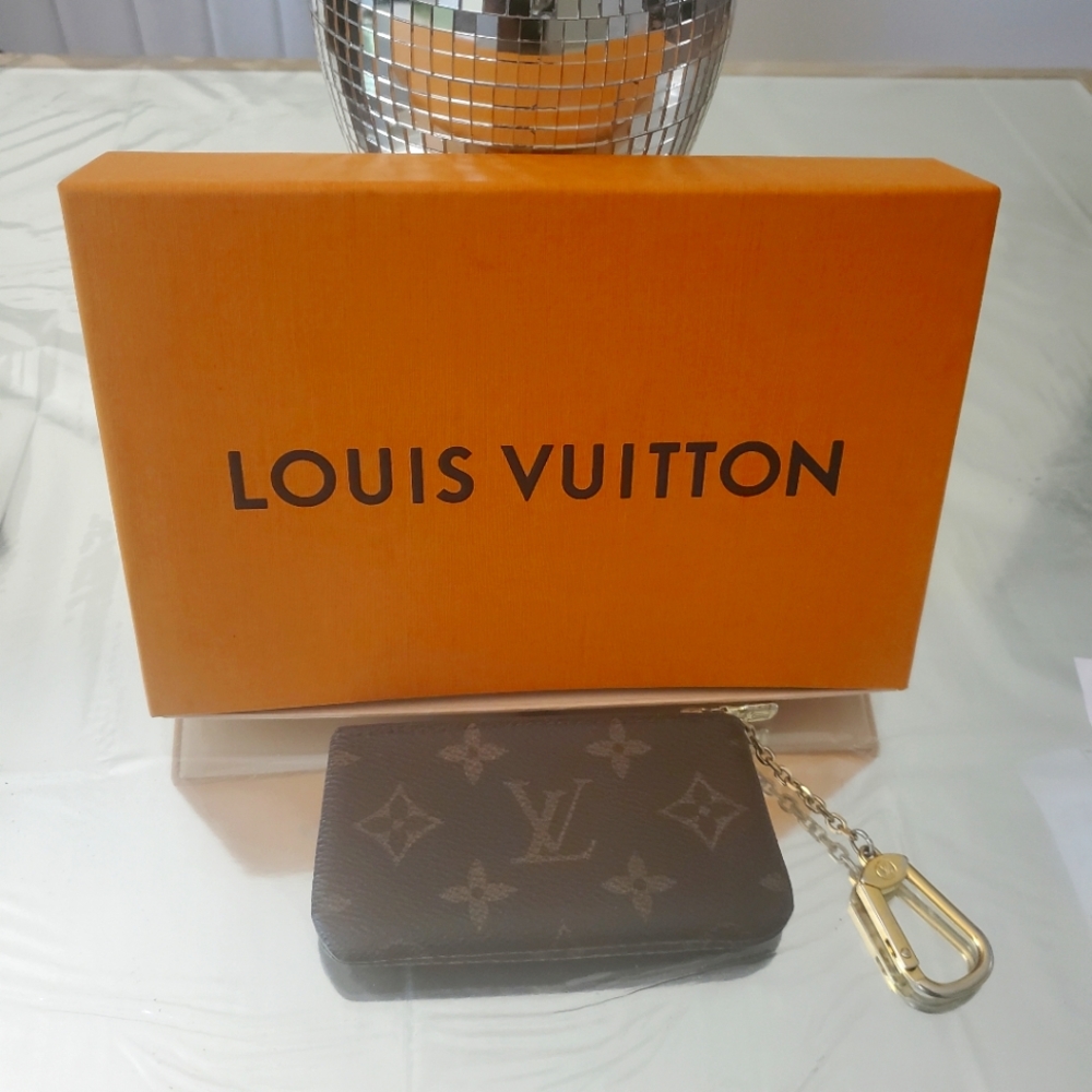 Louis Vuitton Card Holder /Key Ring